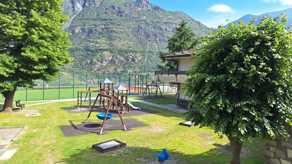 Parc de jeux pour enfants - école élémentaire - Loc. Lassolaz