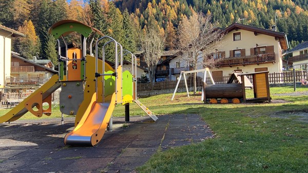 parque infantil- Champoluc Iglesia