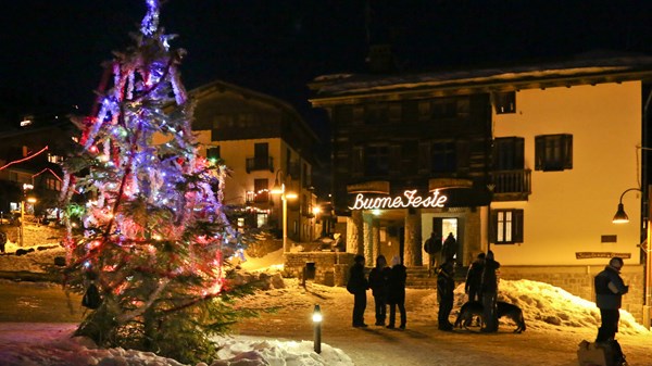 Traditionnelle retraite aux flambeaux de fin d'année