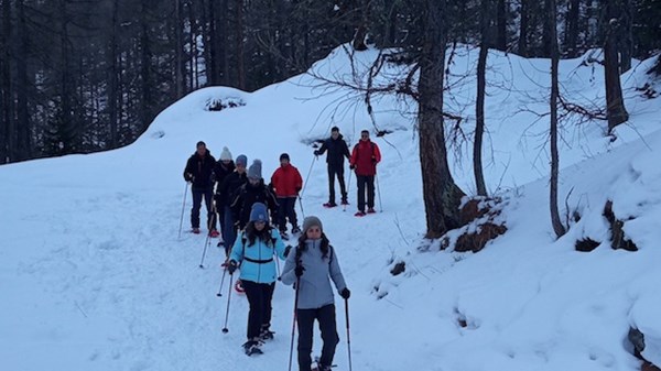 Randonnée en raquettes avec apéritif - Guide Trek Alps