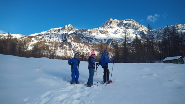 Schneeschuhwandern mit Outdoor-Aperitif