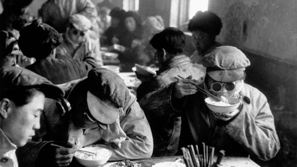 CHINA. Martin Parr et Marc Riboud - De la révolution culturelle à la superpuissance globale