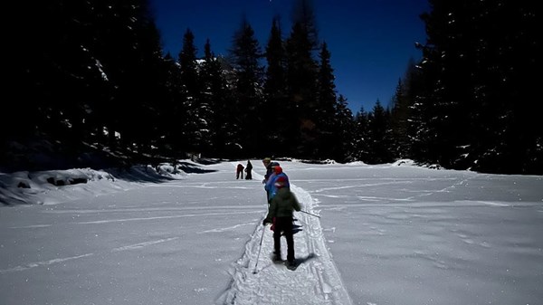 San Silvestro tra neve e stelle: ciaspole e apericena nella suggestiva Lillaz