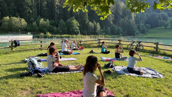 Yoga et immersion dans le son