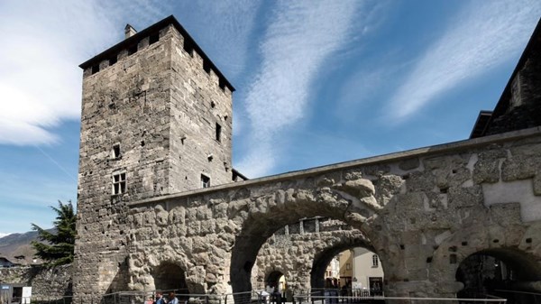 Journées de la Francophonie - Des édifices et des hommes : le Bourg Saint-Ours d’Aoste à travers les siècles.