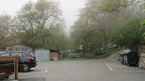 Parkplatz am Ende von Orbeillaz