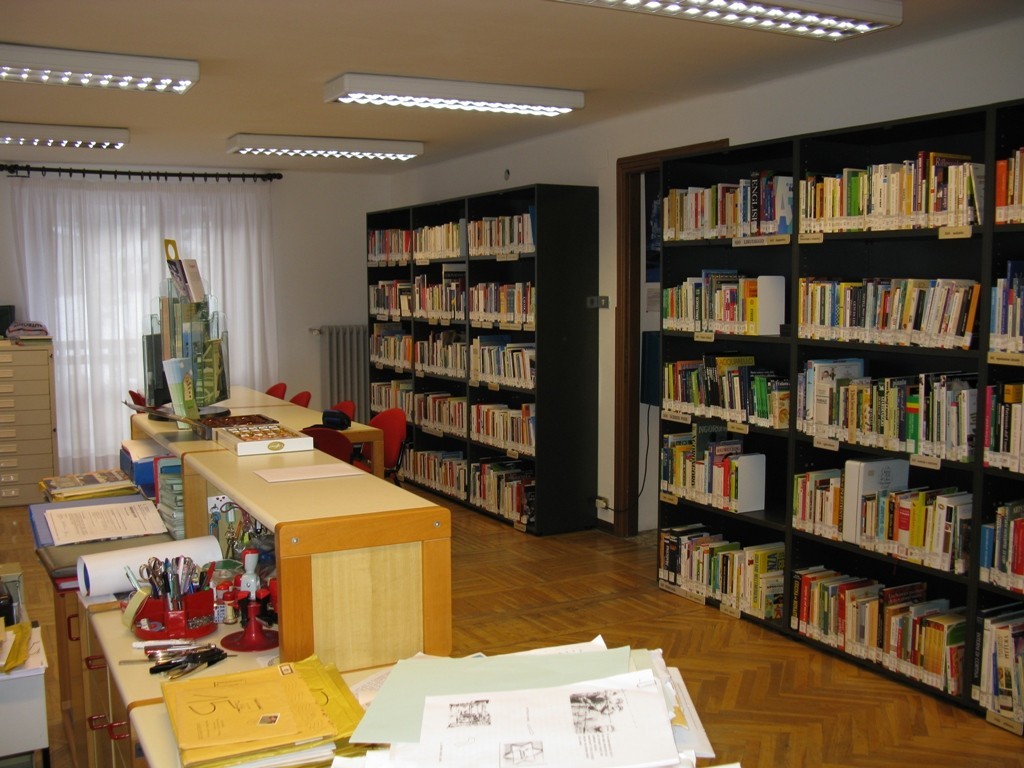L'interno della Biblioteca Comunale