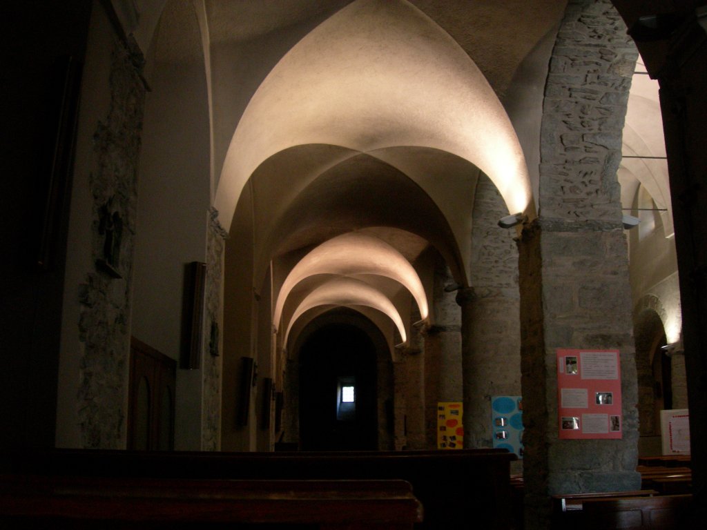 Interno della chiesa di San Vincenzo-Saint-Vincent