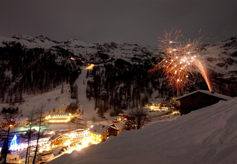 Spectaculaire Retraite aux Flambeaux des Ténors du Ski