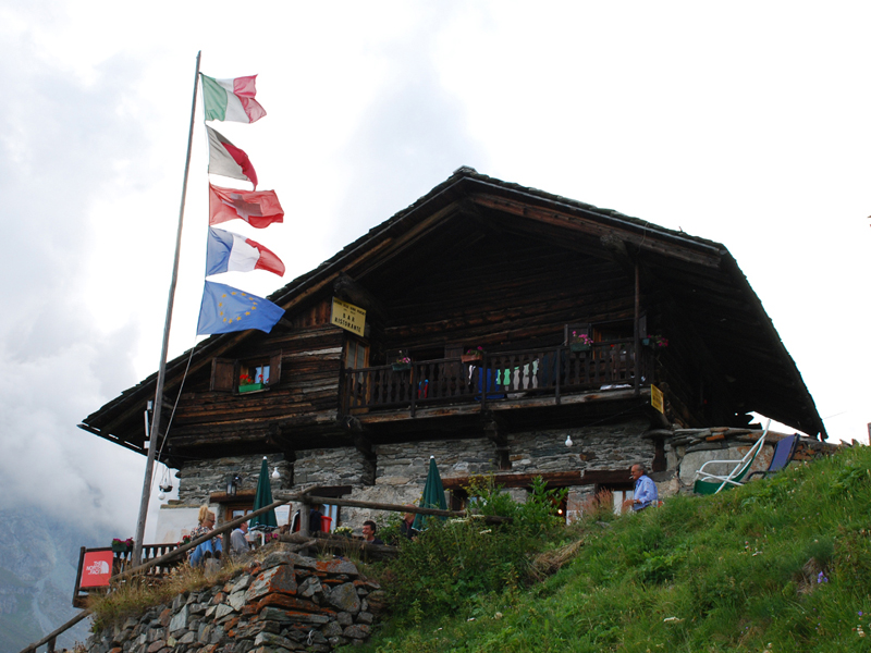 La terrazza del rifugio 