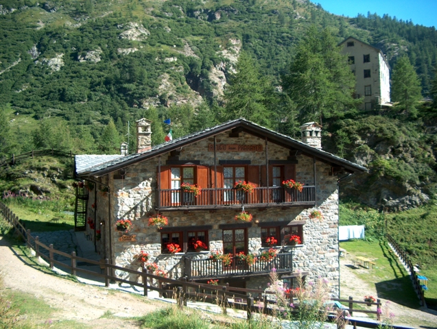 Esterno rifugio 