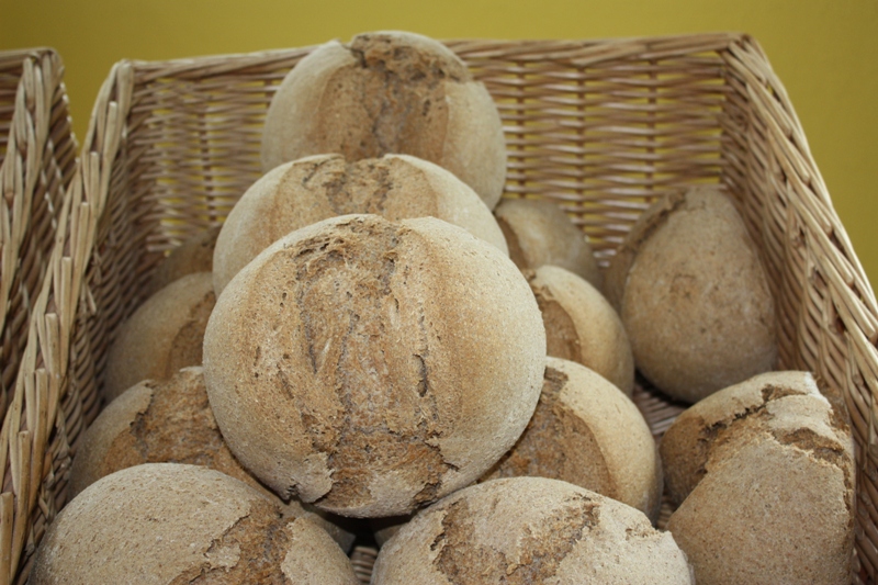 Il pane cotto nel forno a legna