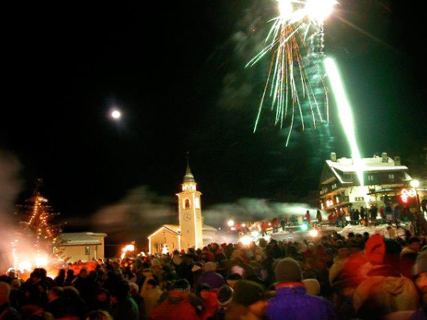 Fiesta de fin de año en la plaza