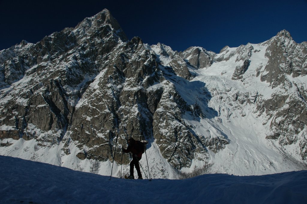 À l'arrière-plan la Pointe Walker