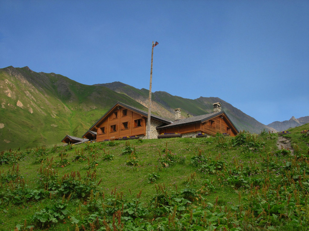 Bonatti hut