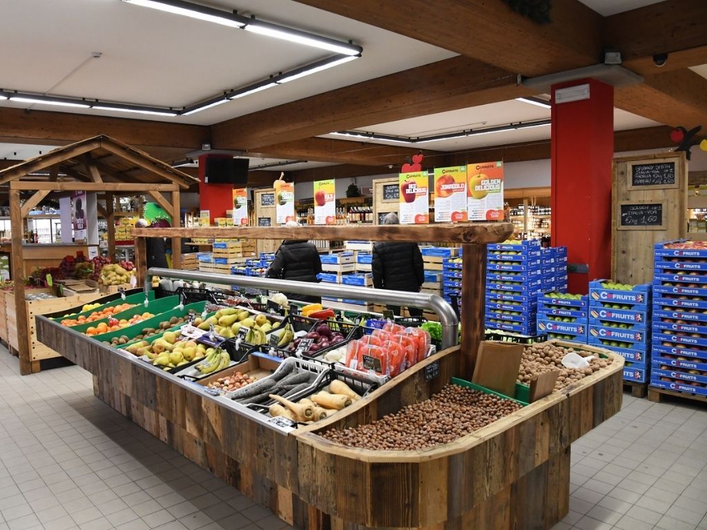 Fruit and vegetable department