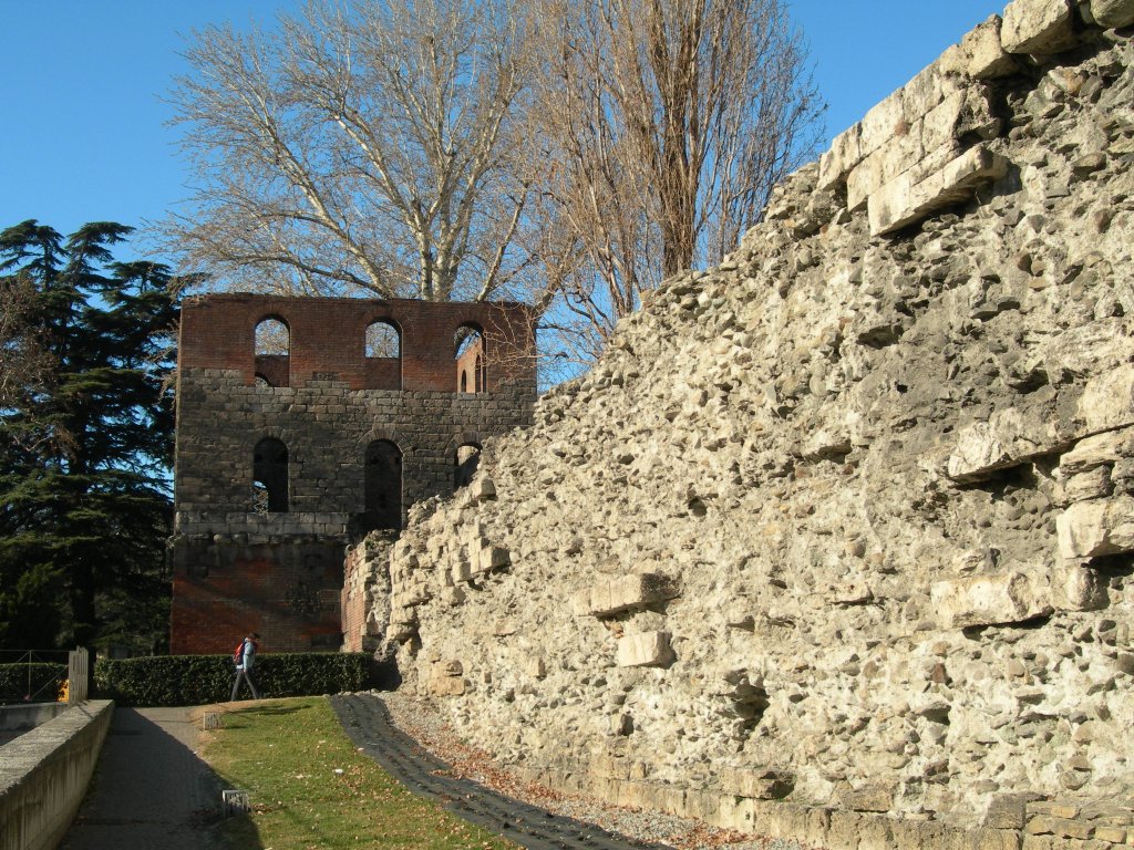 Tour Pailleron und römer Mauergürtel