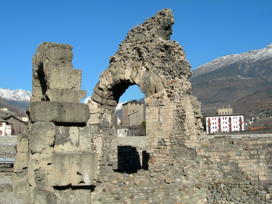 En el arco, la Torre dei Balivi