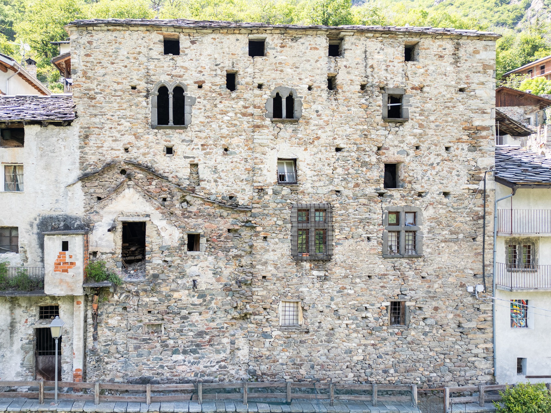 Castello dei Vallaise - Perloz