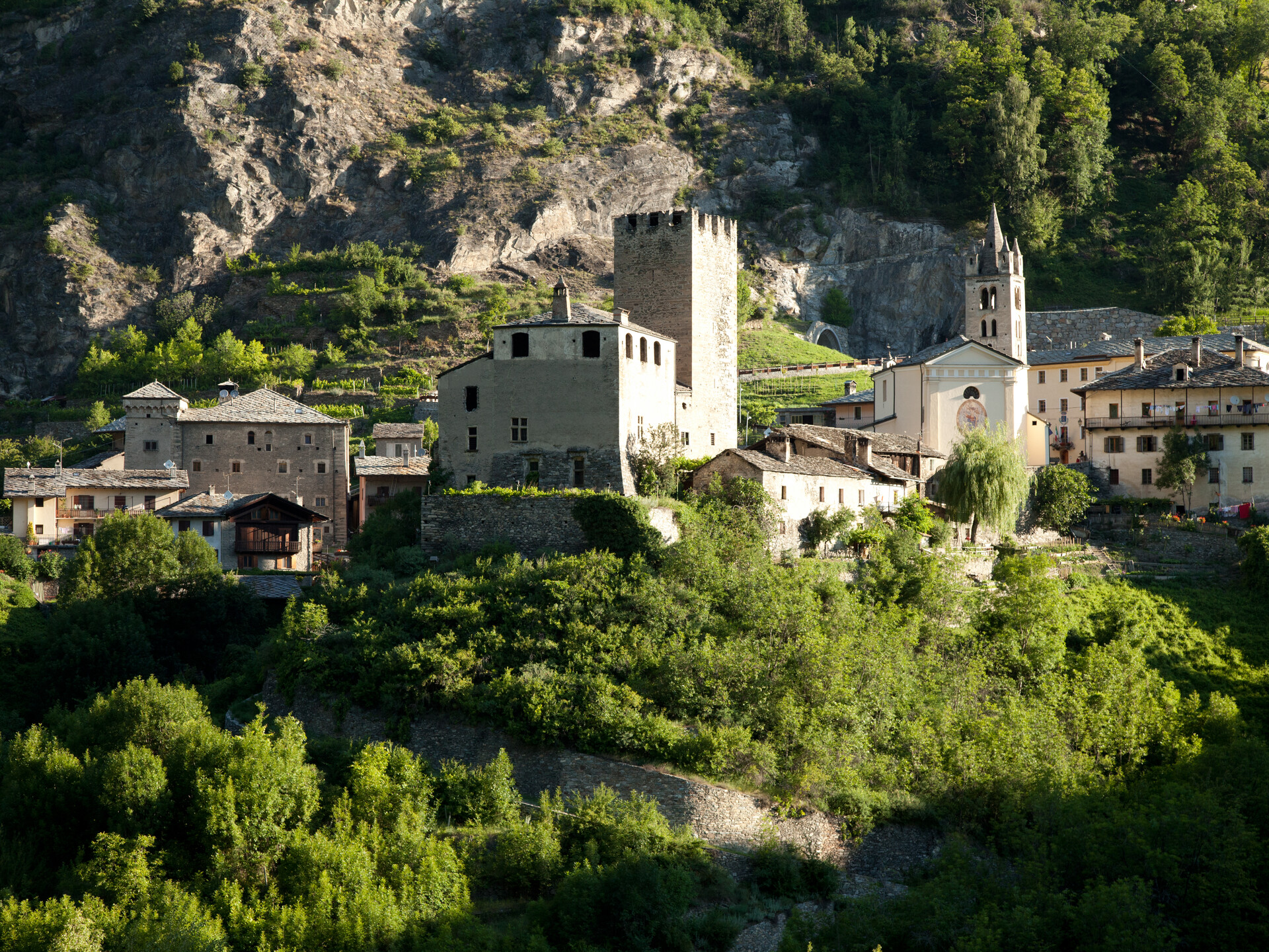 The church and the Blonay castle