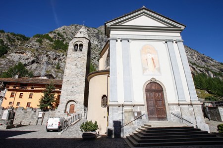 The church from the parvis