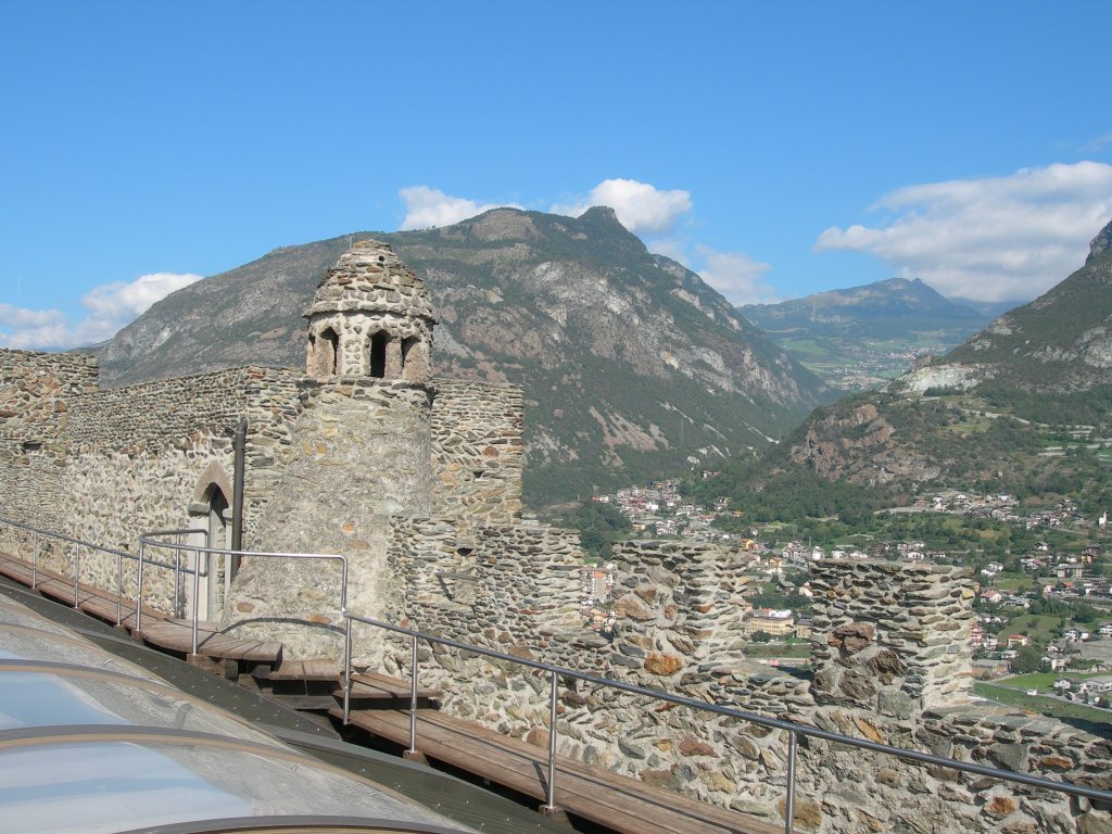 Percorso pedonale castello di Ussel - Châtillon