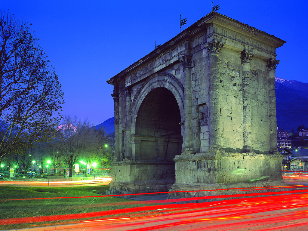 Arch of Augustus - By night