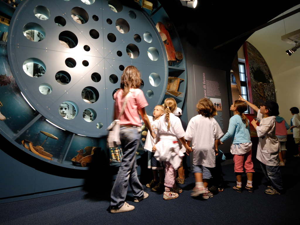 Alpenmuseum, Kinder zu Besuch