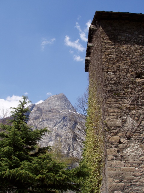 La torre y el Mont Chetif