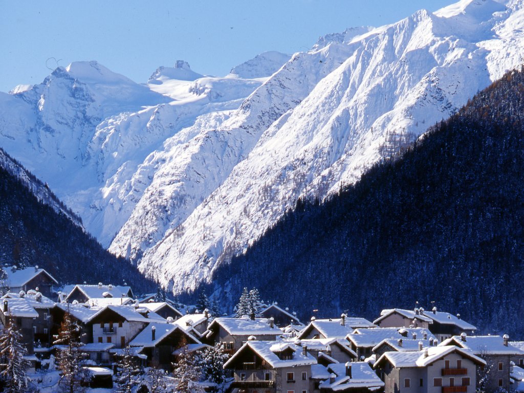 Cogne e la catena del Gran Paradiso