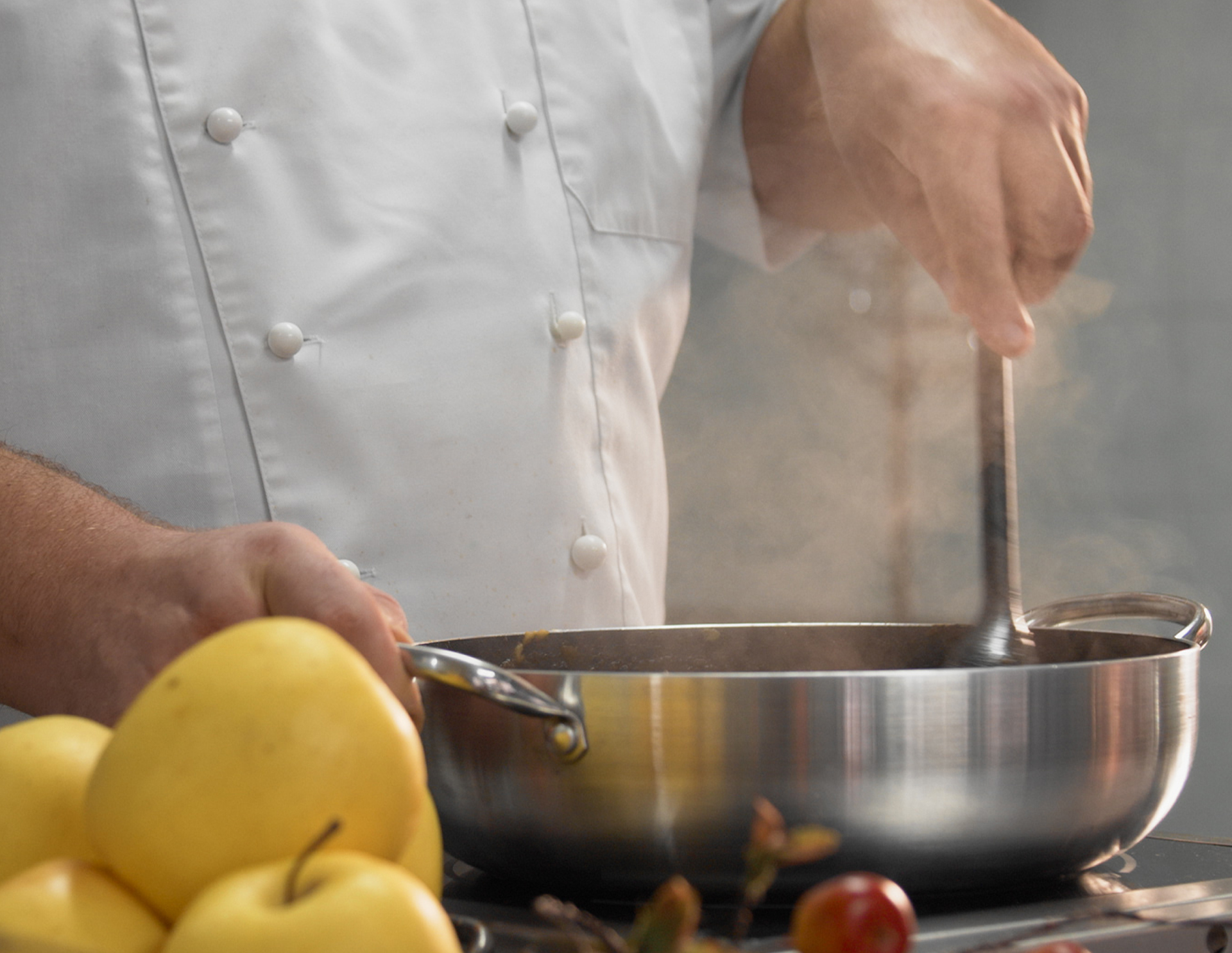 Preparazione della composta di mele