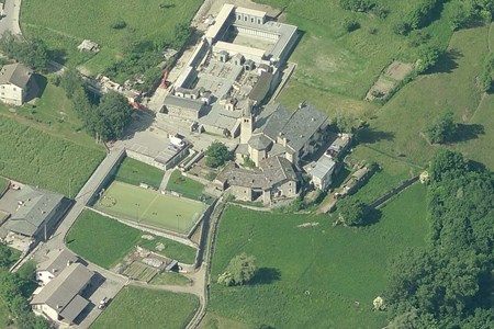 Église de Sainte Colombe et vestiges du château