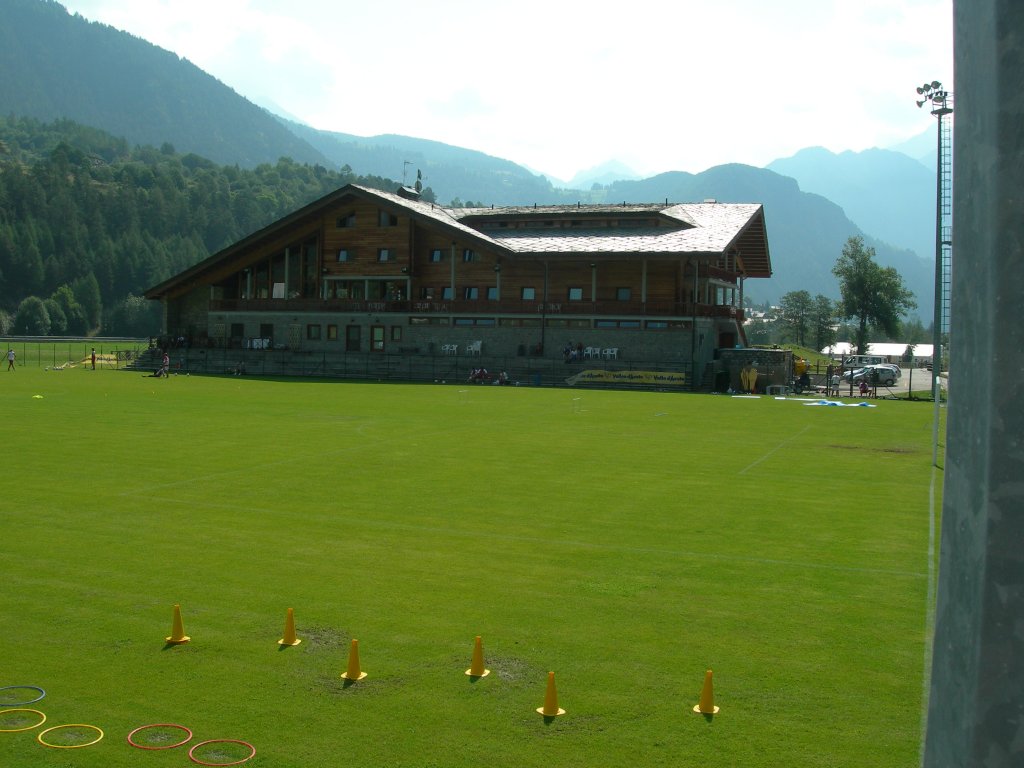 Campo di calcio presso il Foyer du Fond - Brusson