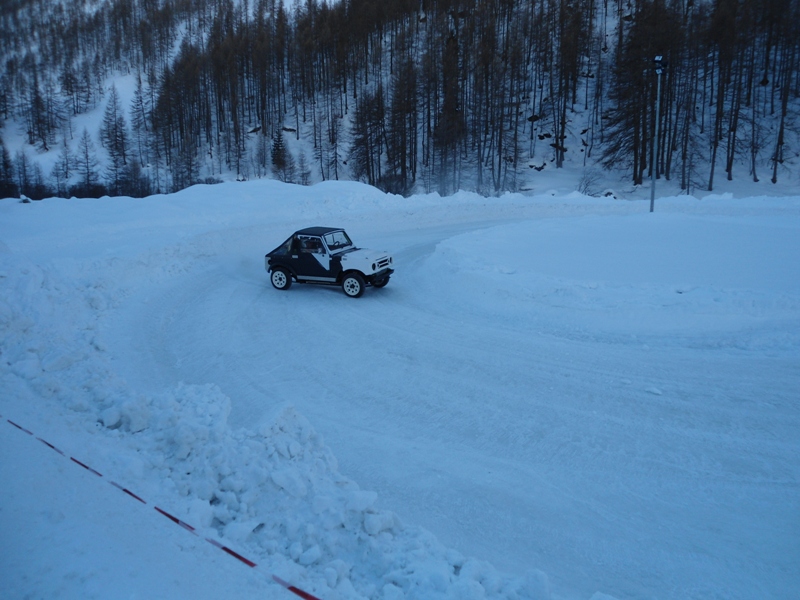 Pista di ghiaccio per auto "La Rosière"