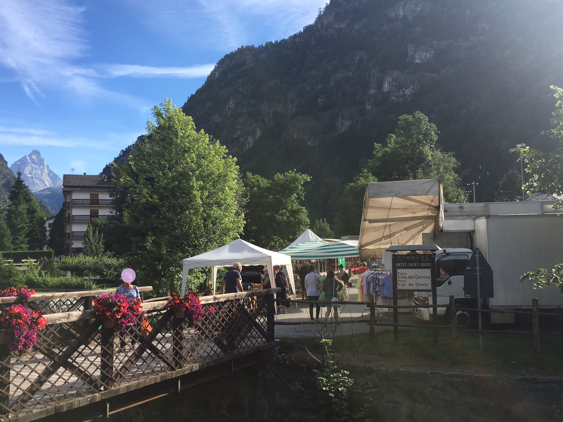 Street Market 
