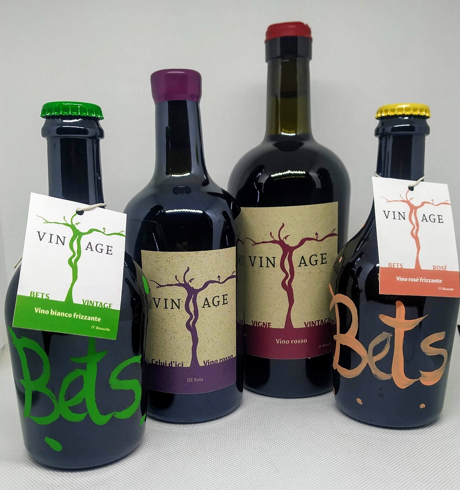 Las botellas de vino producidas por la empresa