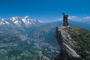 Courmayeur und Grandes Jorasses vom Gipfel des Mont-Crammont.