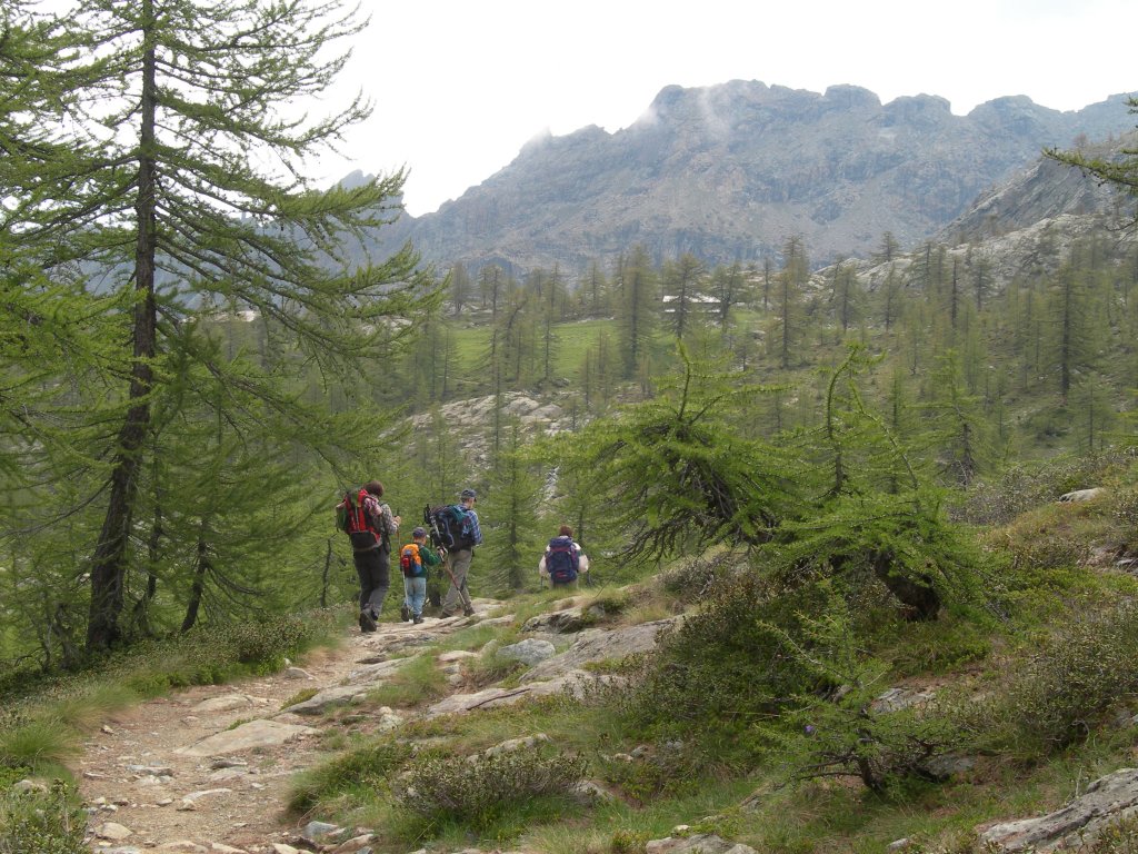 Salendo al rifugio Barbustel