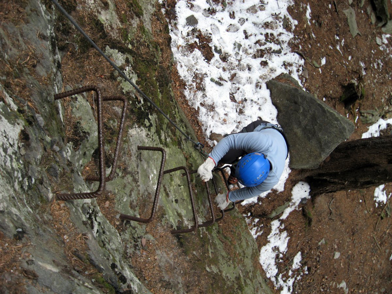 Ferrata Marguettaz - salendo in verticale - Morgex