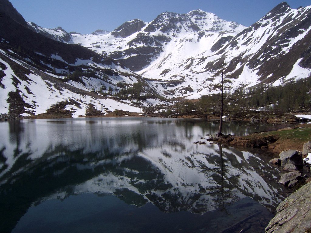 Il lago d'Arpy in primavera - Morgex