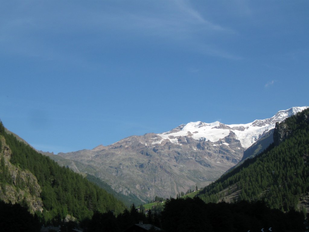 Cresta che conduce al Rifugio Sella ed il Castore