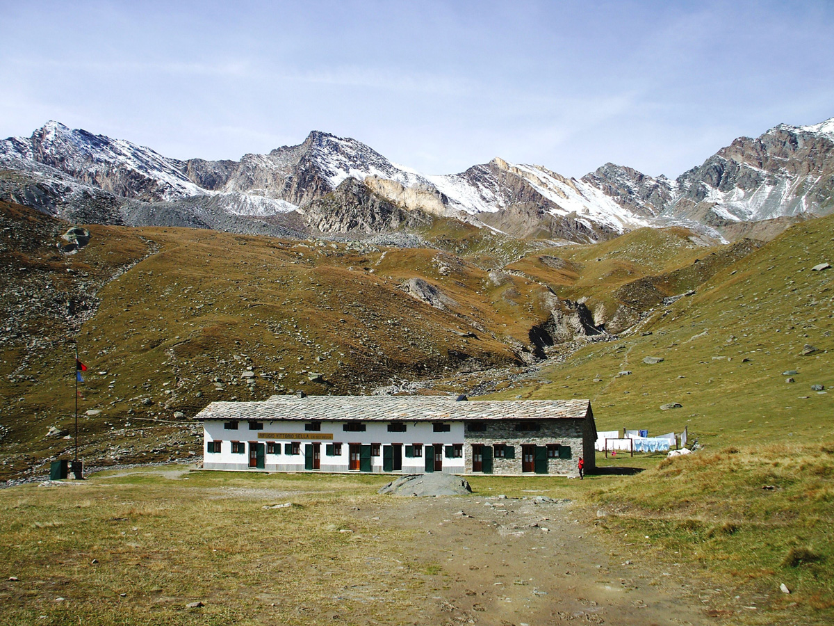 Vittorio Sella Mountain Hut