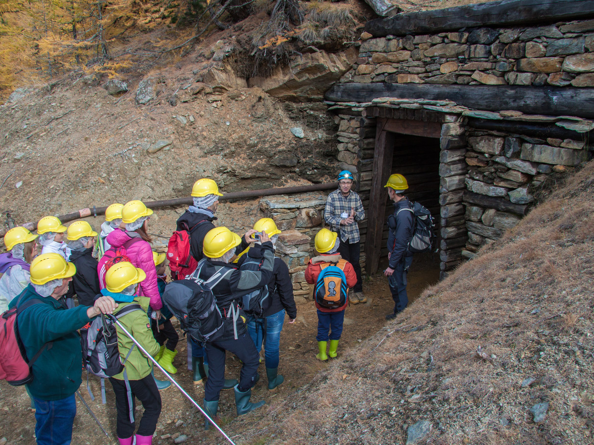 Guided tour of the mine galleries