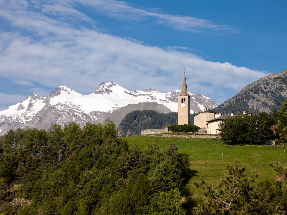 L'église de Saint-Nicolas et le Rutor