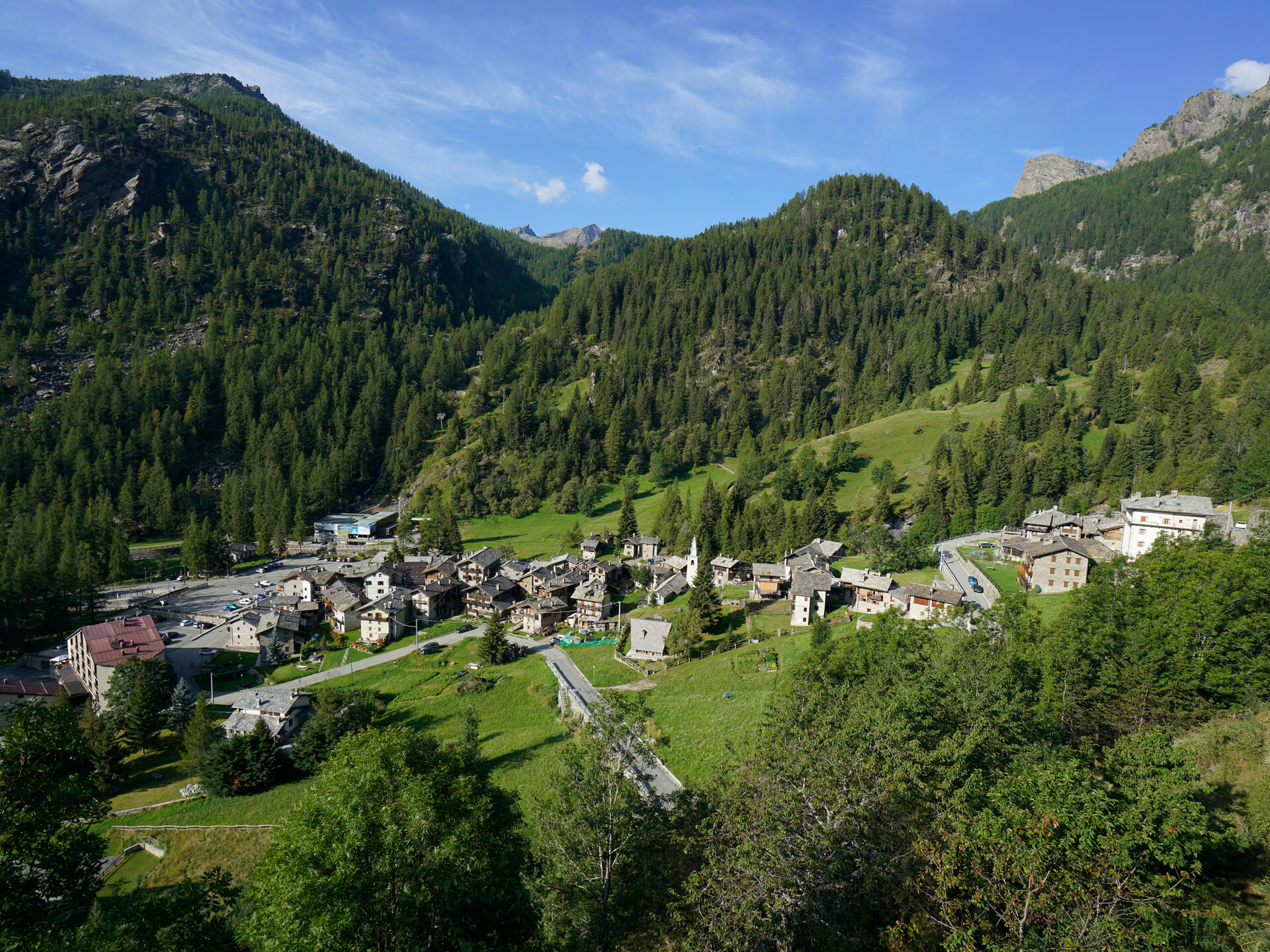 Panorama de Champorcher en été