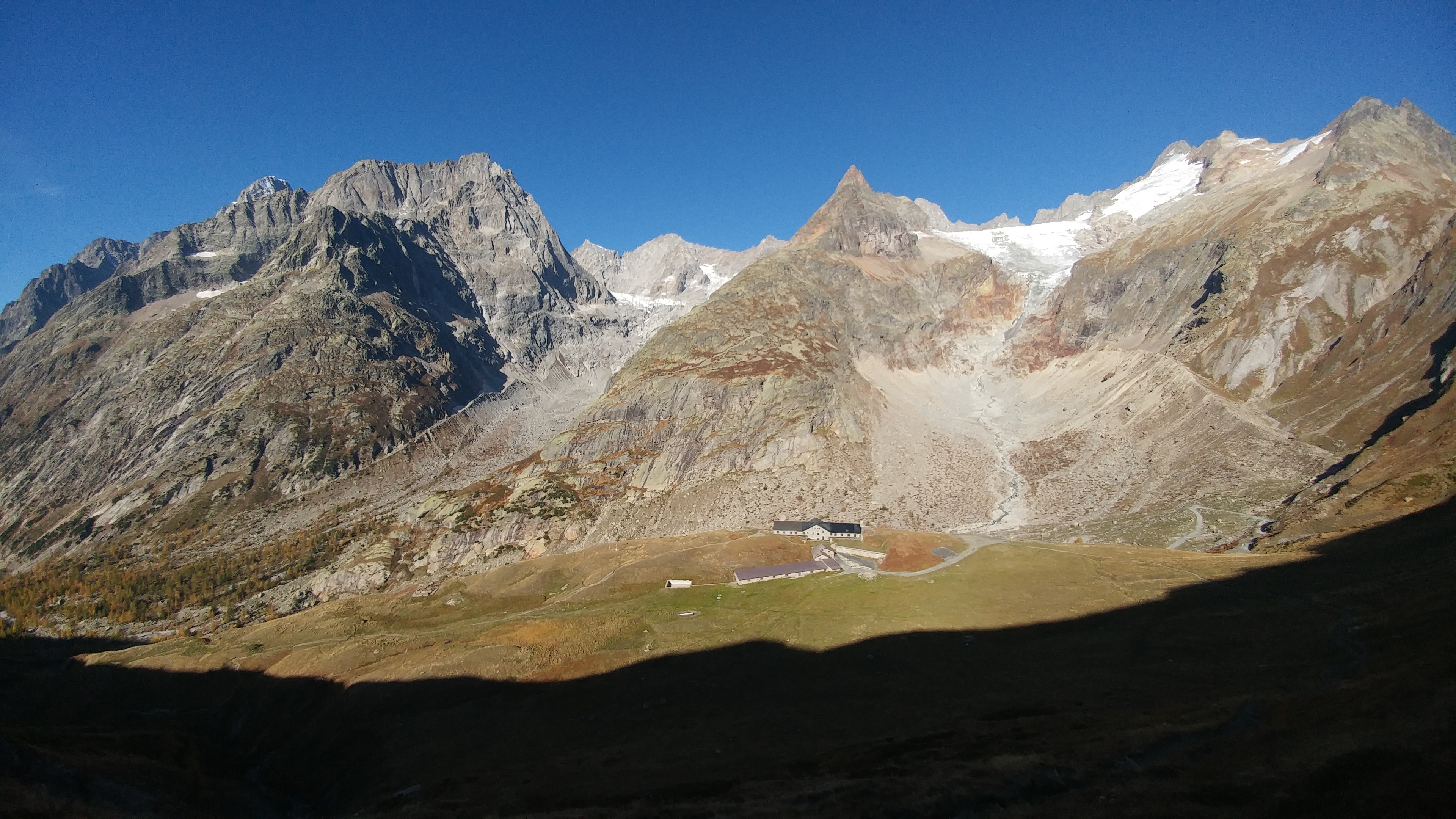 Außenaufnahme im Sommer