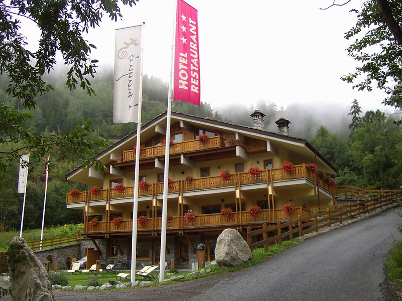 Hotel Shatush - Exterior summer