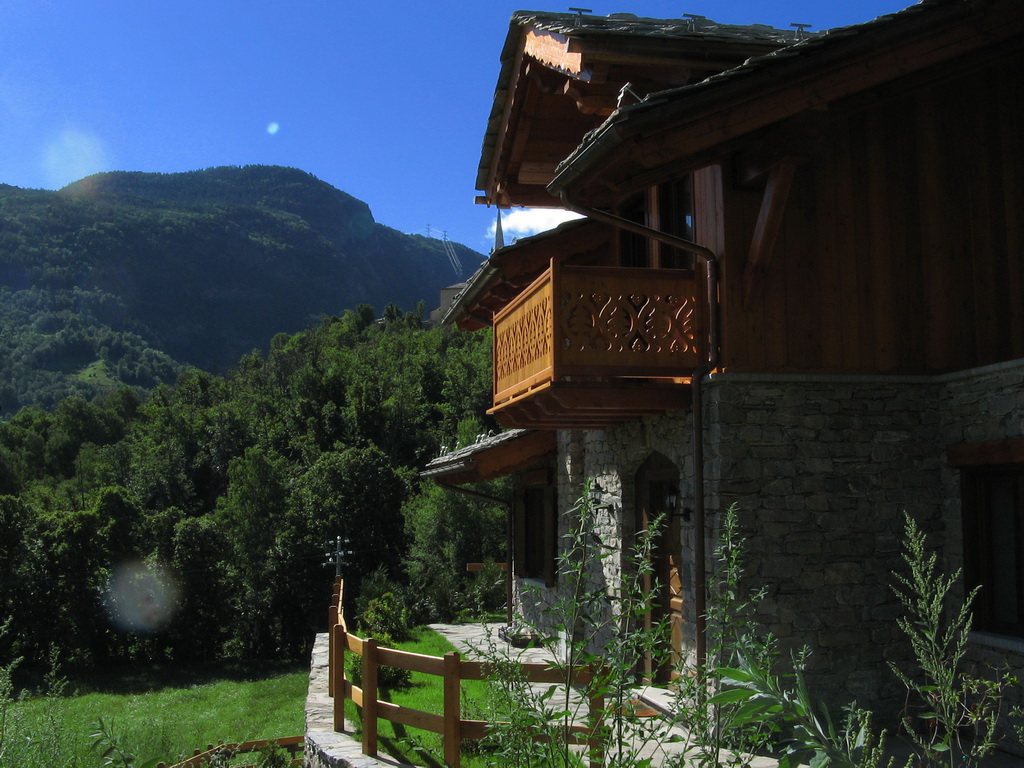 B&B Le Renard d'Introd - veduta esterna estiva