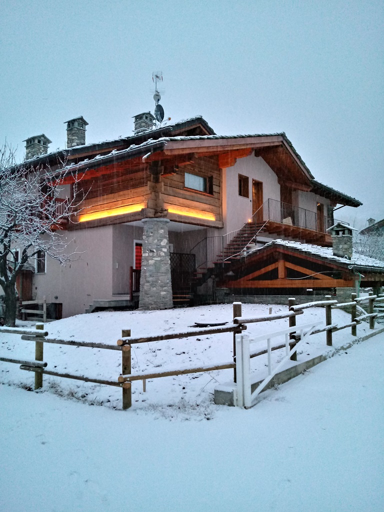 VEDUTA ESTERNA INVERNALE