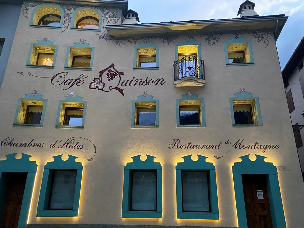 Café Quinson Relais de Charme